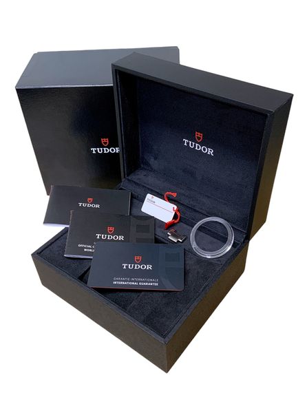 Tudor Black Bay M79230R-0012